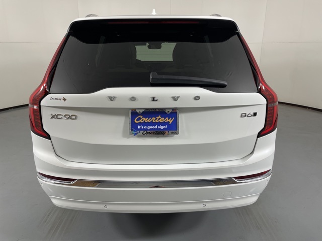 2026 Volvo XC90 AWD Plus photo 7