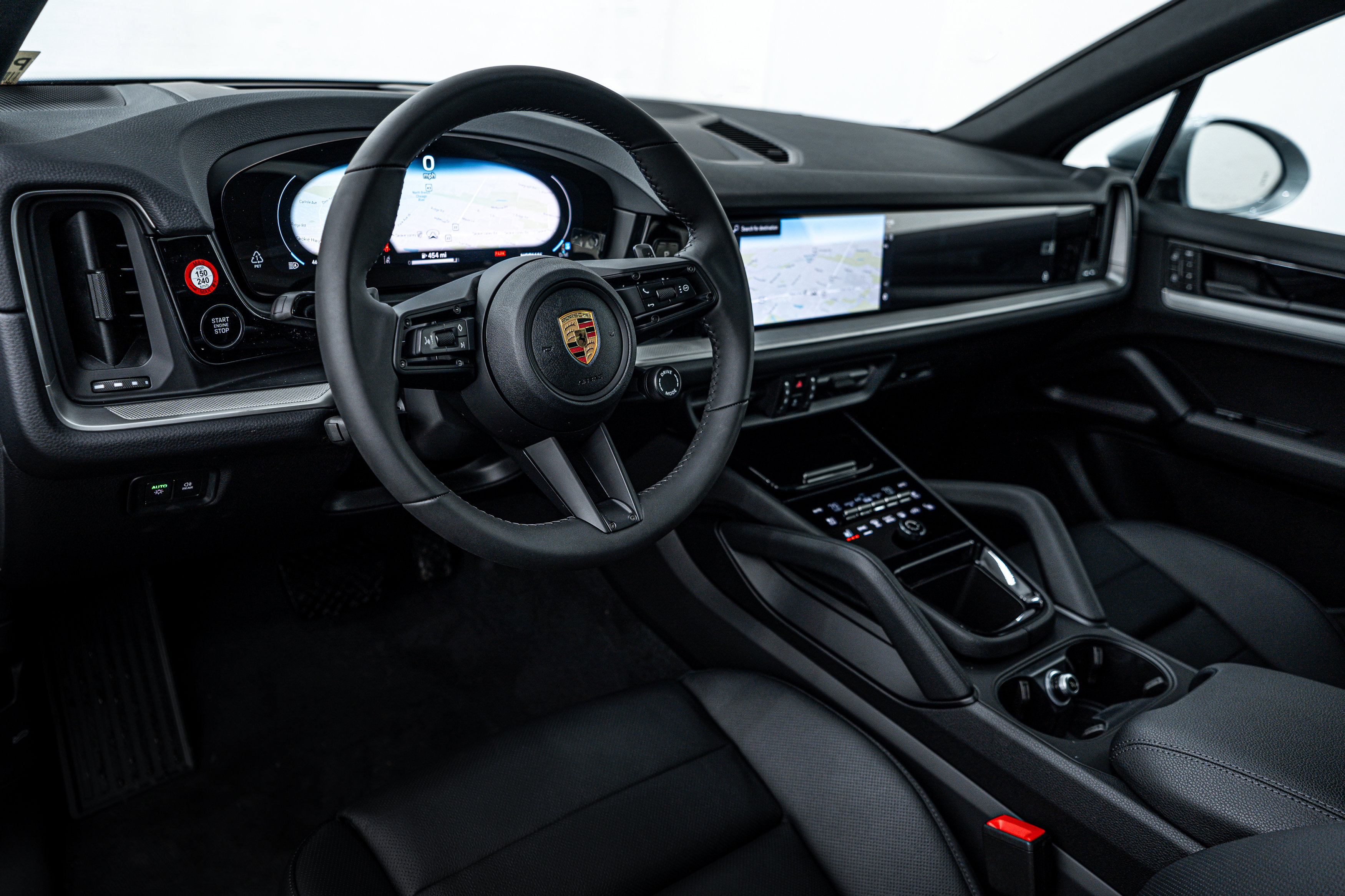 2025 Porsche Cayenne photo 4