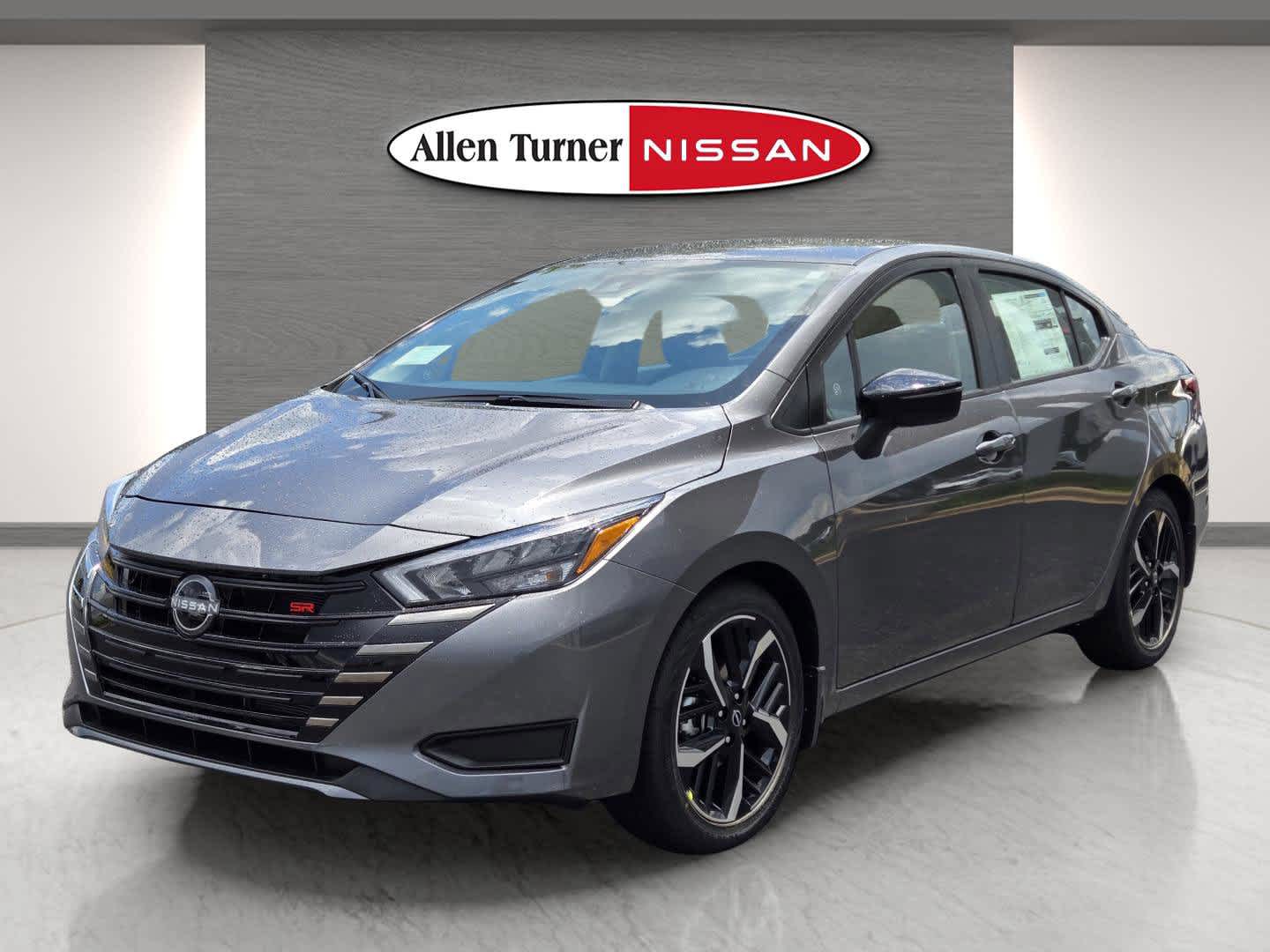 2025 Nissan Versa SR photo 3