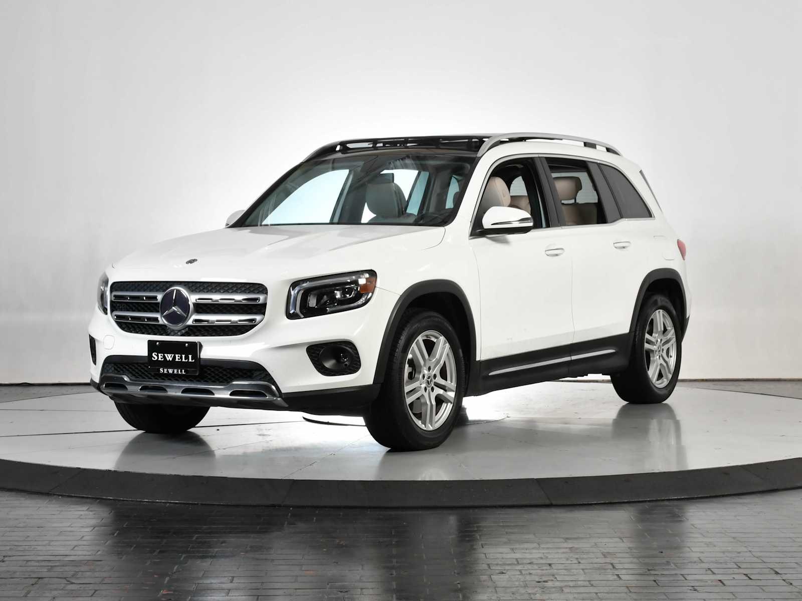 2020 Mercedes-Benz GLB Base's photo