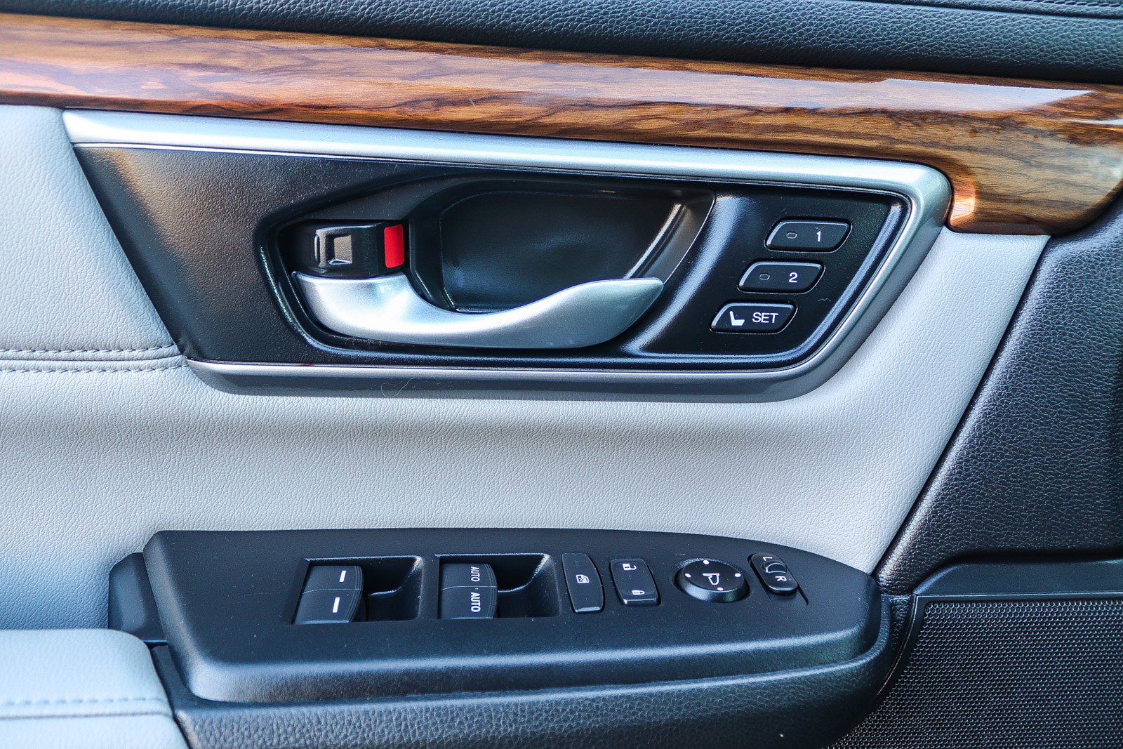 2022 Honda CR-V Hybrid EX-L photo 18