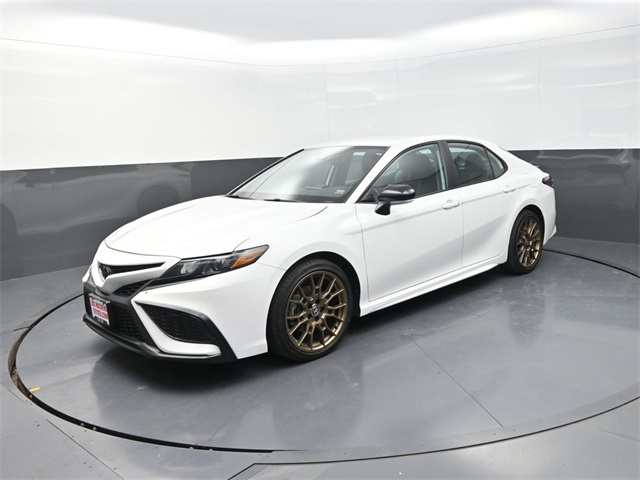 2024 Toyota Camry SE photo 3
