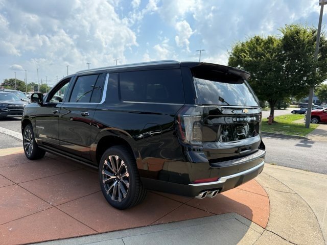 2025 Chevrolet Suburban High Country photo 4