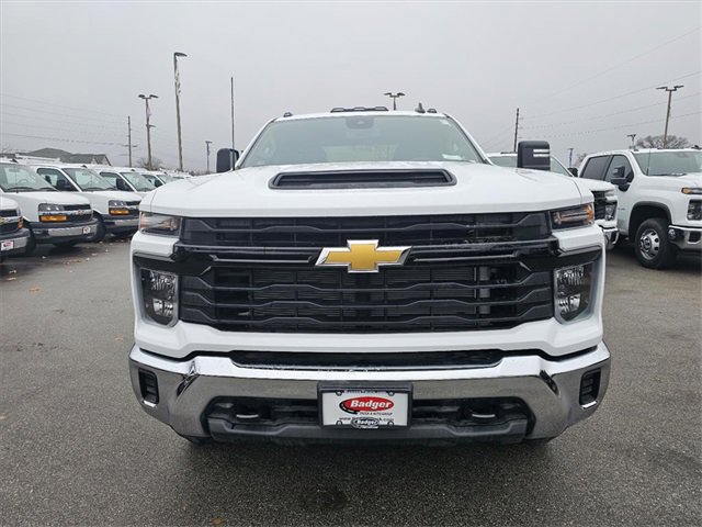 2025 Chevrolet Silverado 2500HD photo 2