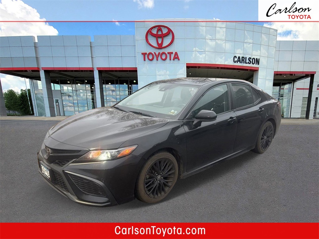 2021 Toyota Camry SE Nightshade's photo
