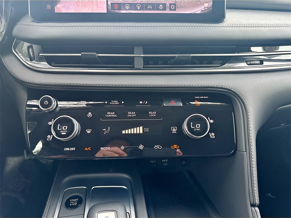 2026 Infiniti QX60 Luxe photo 16