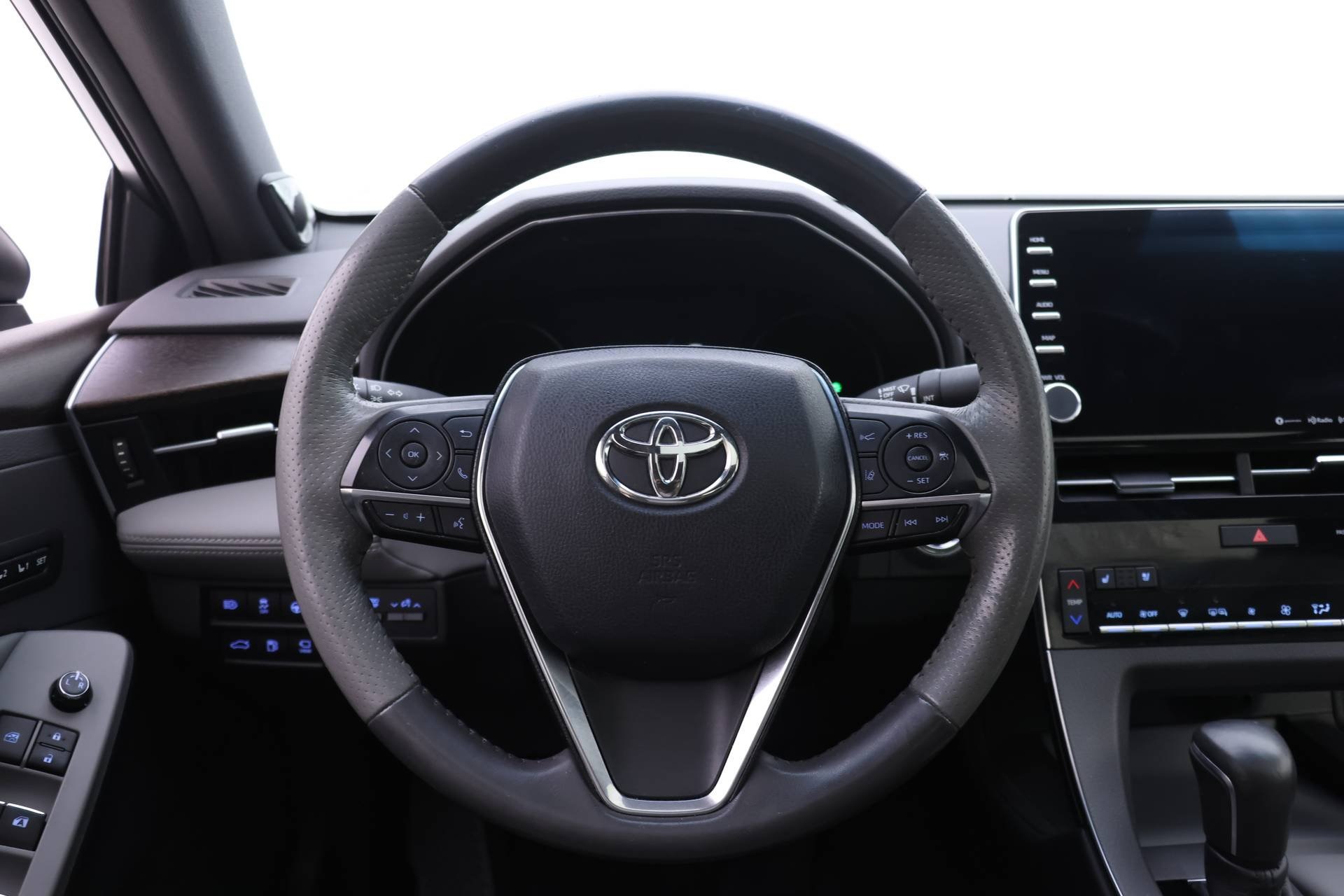 2019 Toyota Avalon Limited photo 11