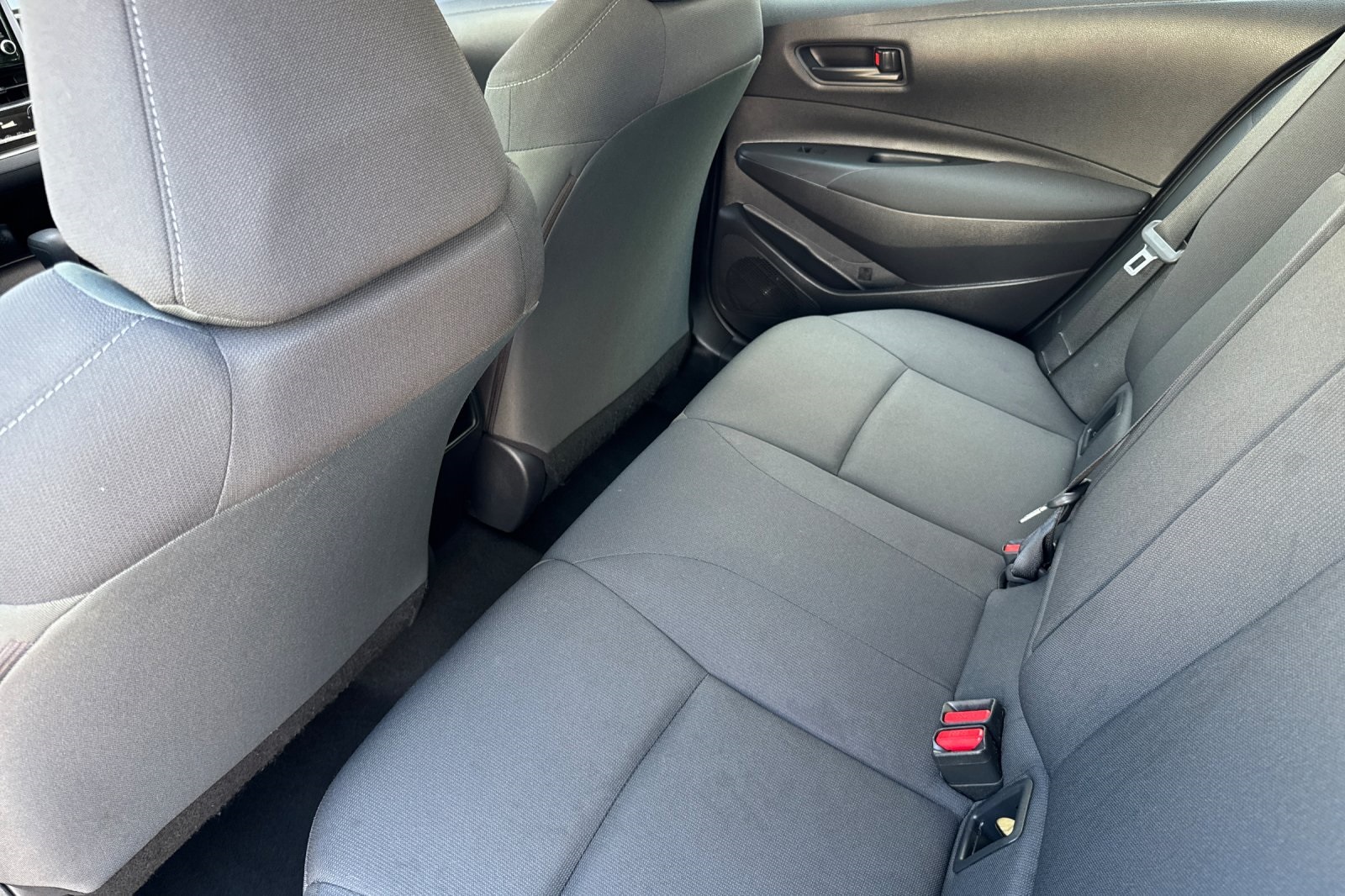 2022 Toyota Corolla LE photo 11