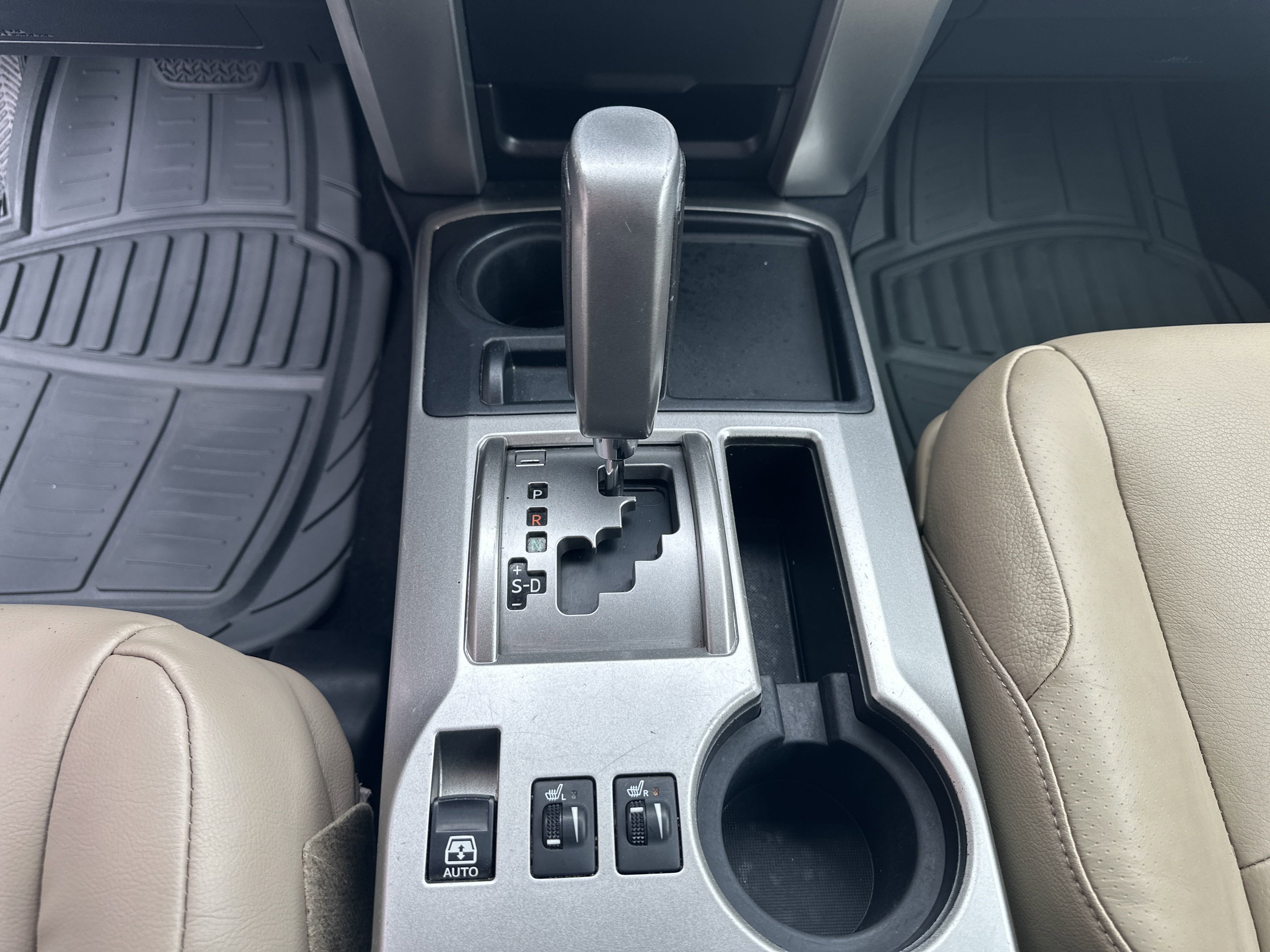 2011 Toyota 4Runner SR5 photo 7