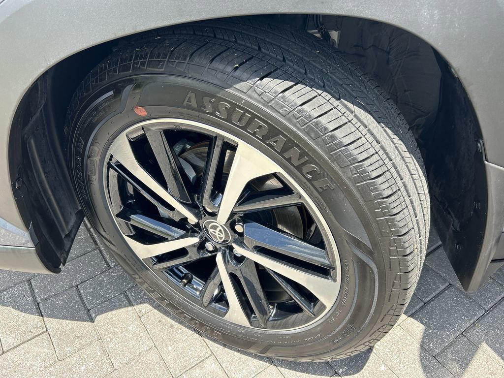 2025 Toyota Corolla Cross Hybrid S photo 31