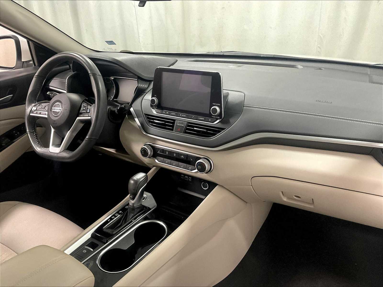2021 Nissan Altima 2.5 SV photo 13