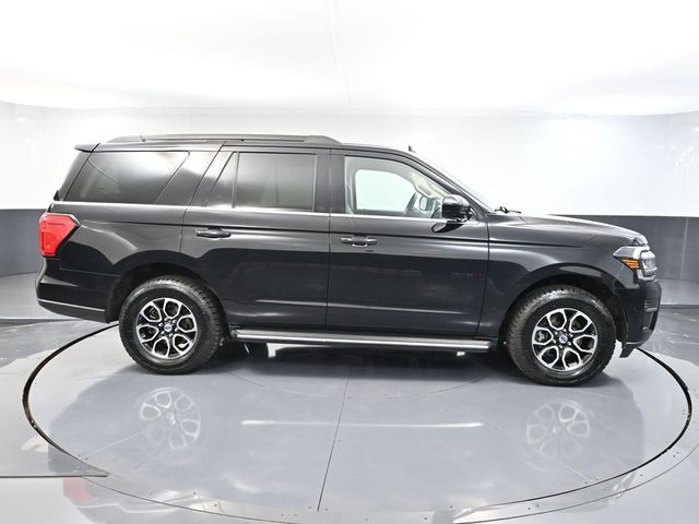 2023 Ford Expedition XLT photo 3