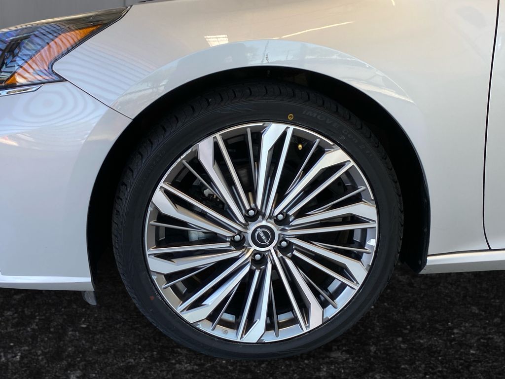 2024 Nissan Altima 2.5 SL photo 25