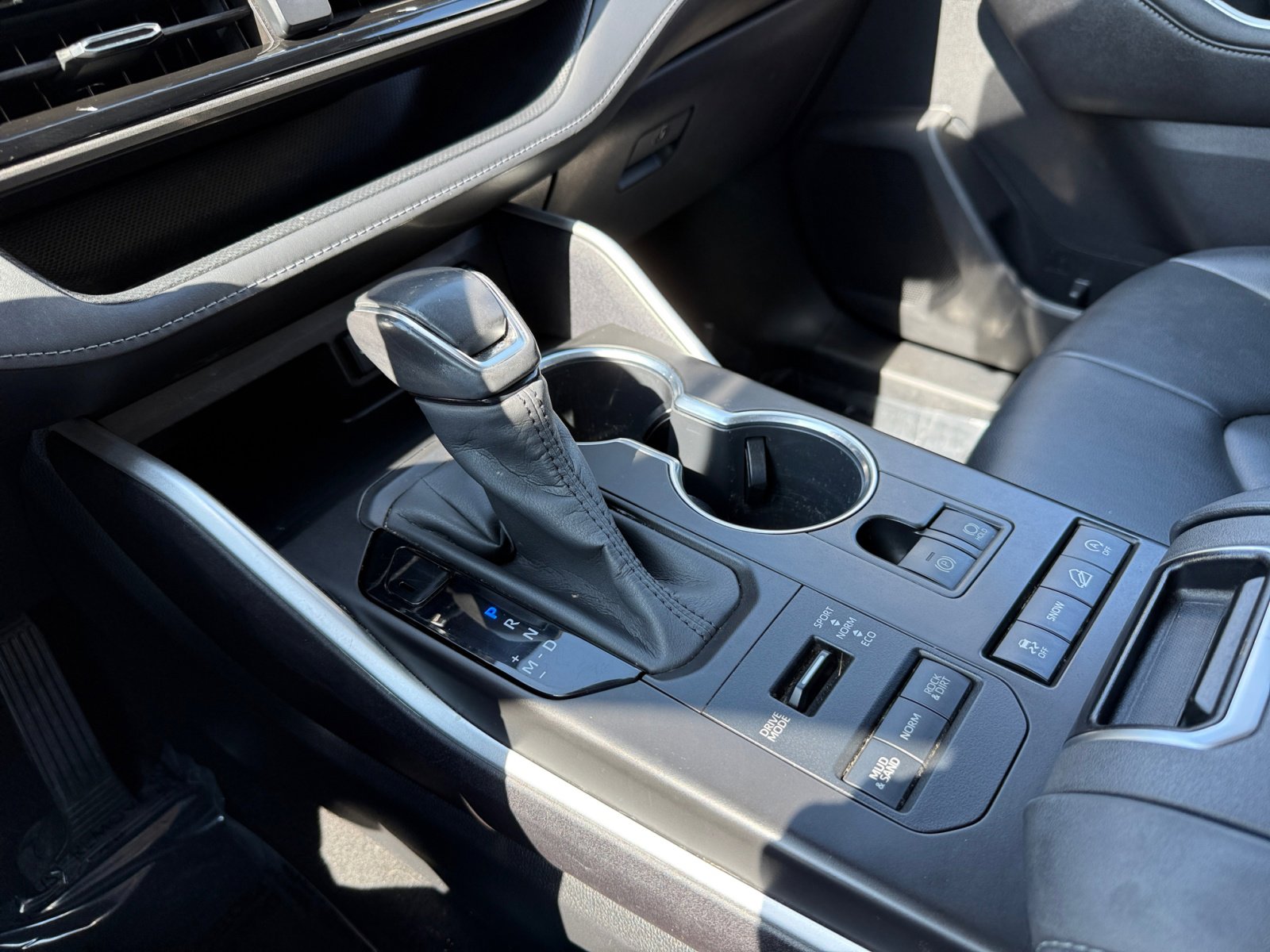 2020 Toyota Highlander XLE photo 12