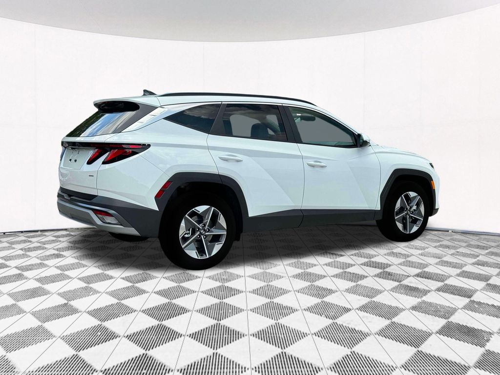 2025 Hyundai Tucson SEL photo 8