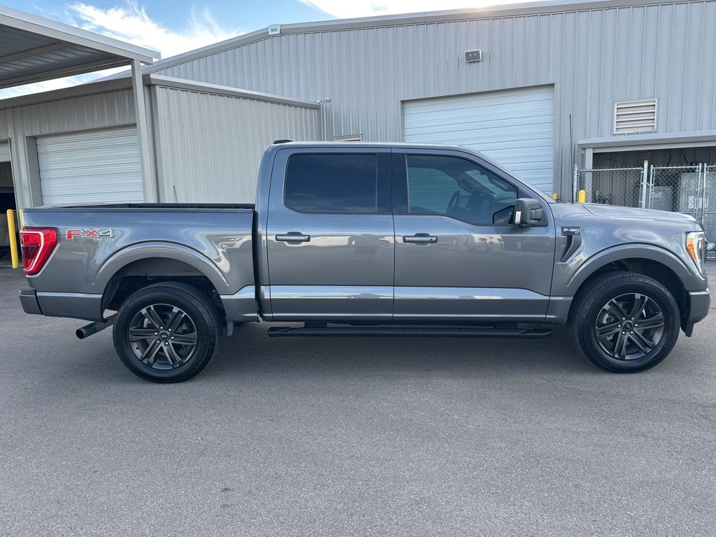 2021 Ford F-150 XLT photo 8