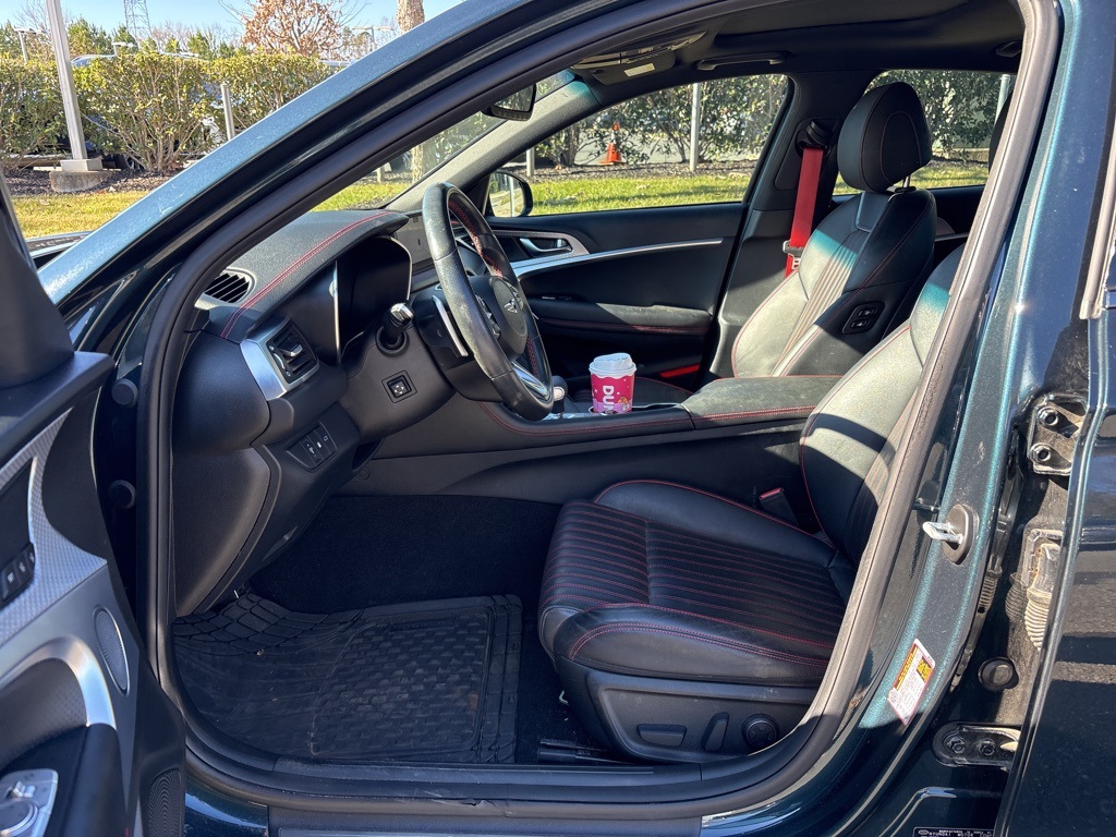 2023 GENESIS G70 Standard's photo