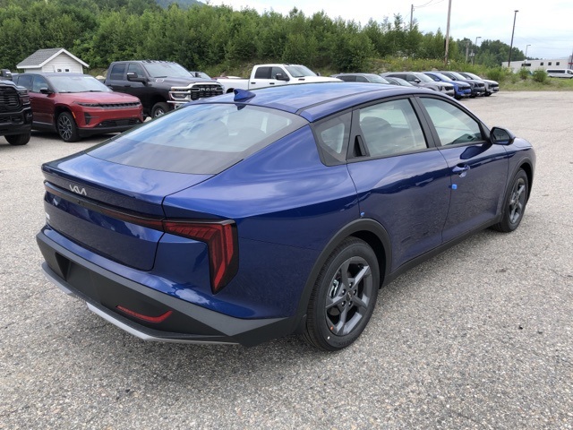 2025 Kia K4 LXS photo 3