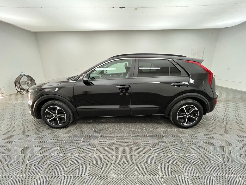 2023 Kia Niro EX photo 9