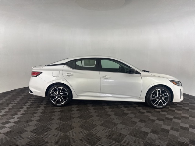 2024 Nissan Sentra SR photo 4