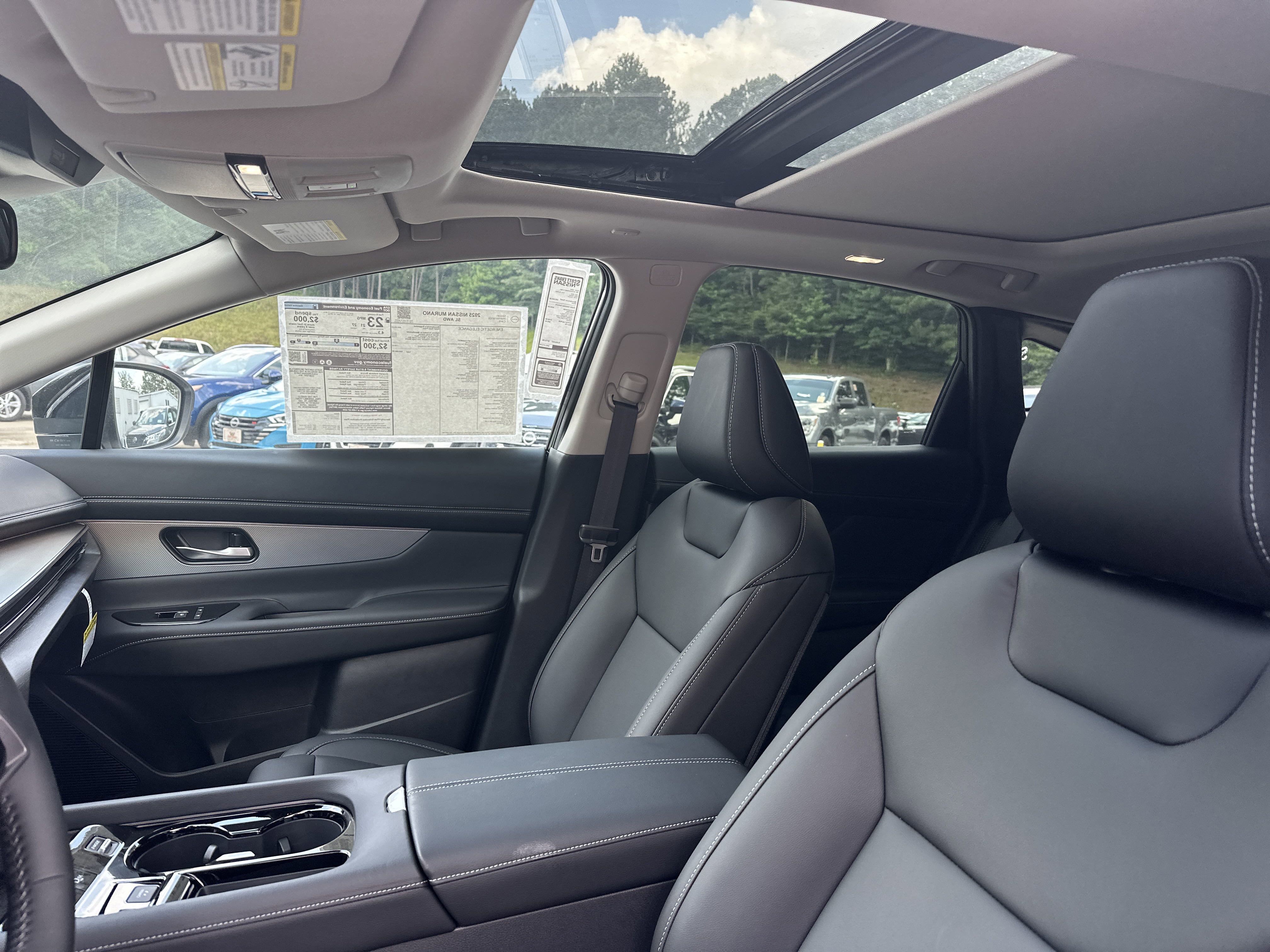 2025 Nissan Murano SL photo 24