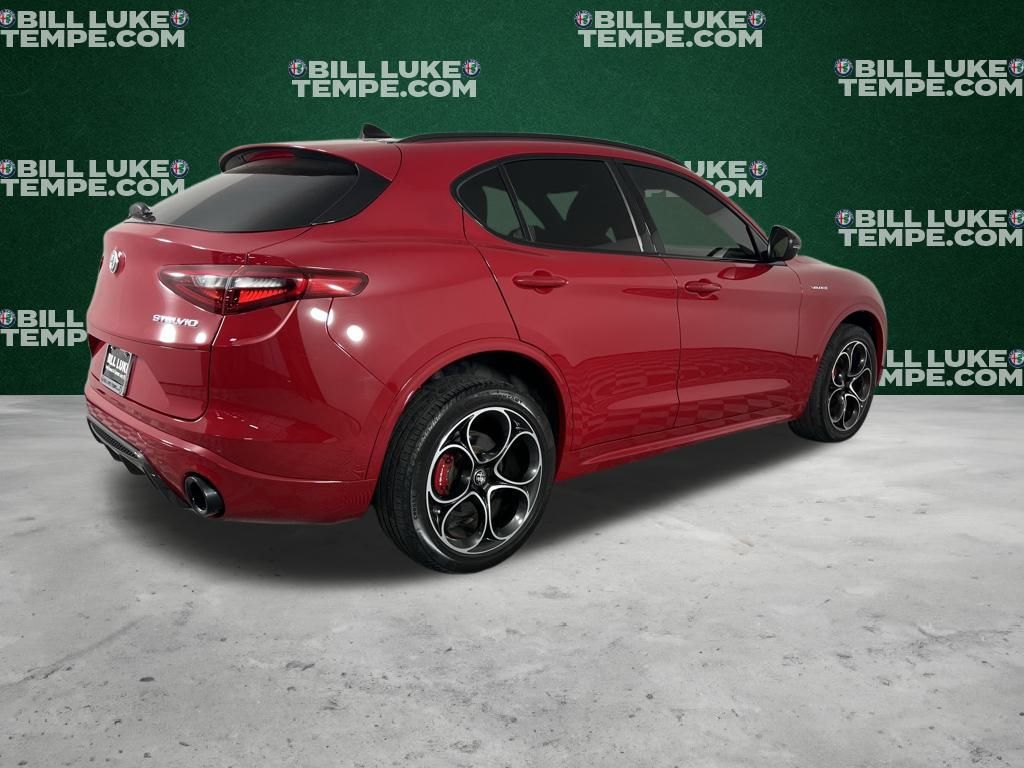 2022 Alfa Romeo Stelvio Ti Sport photo 5