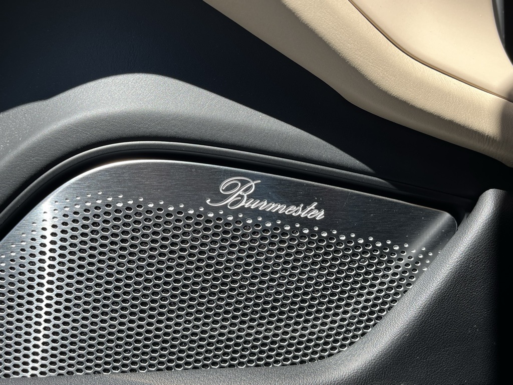 2020 Porsche Taycan Turbo S photo 17