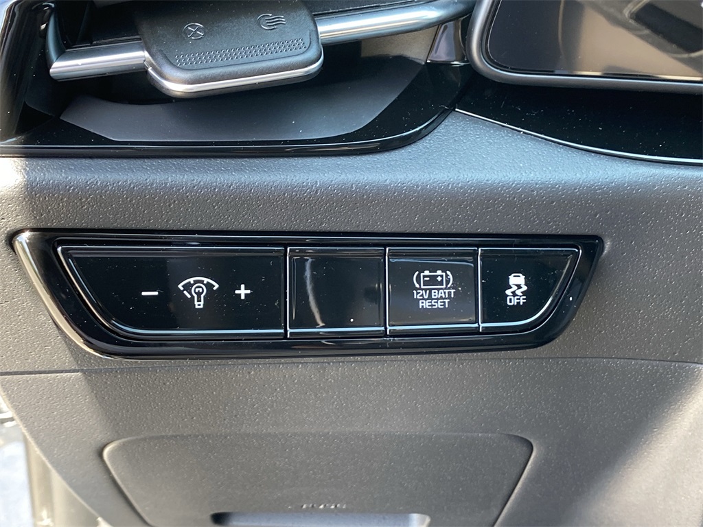 2025 Kia Niro EX photo 22