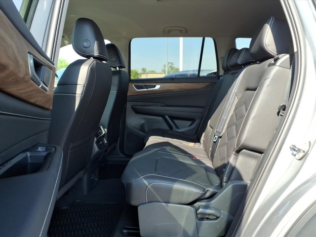 2026 Volkswagen Atlas SE Technology photo 10