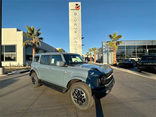 2025 Ford Bronco 4-Door Outer Banks's photo