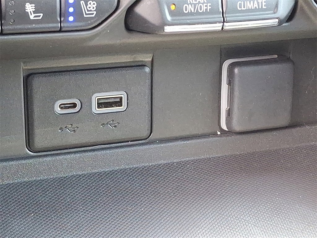 2023 Gmc Yukon XL SLT photo 23