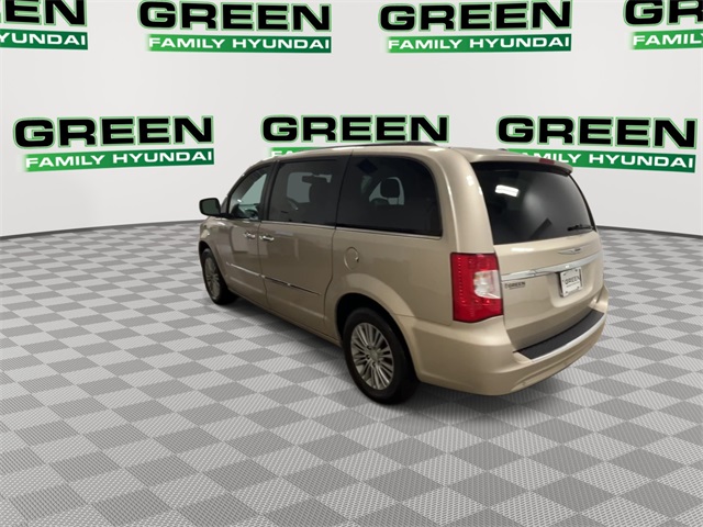 2014 Chrysler Town & Country photo 15
