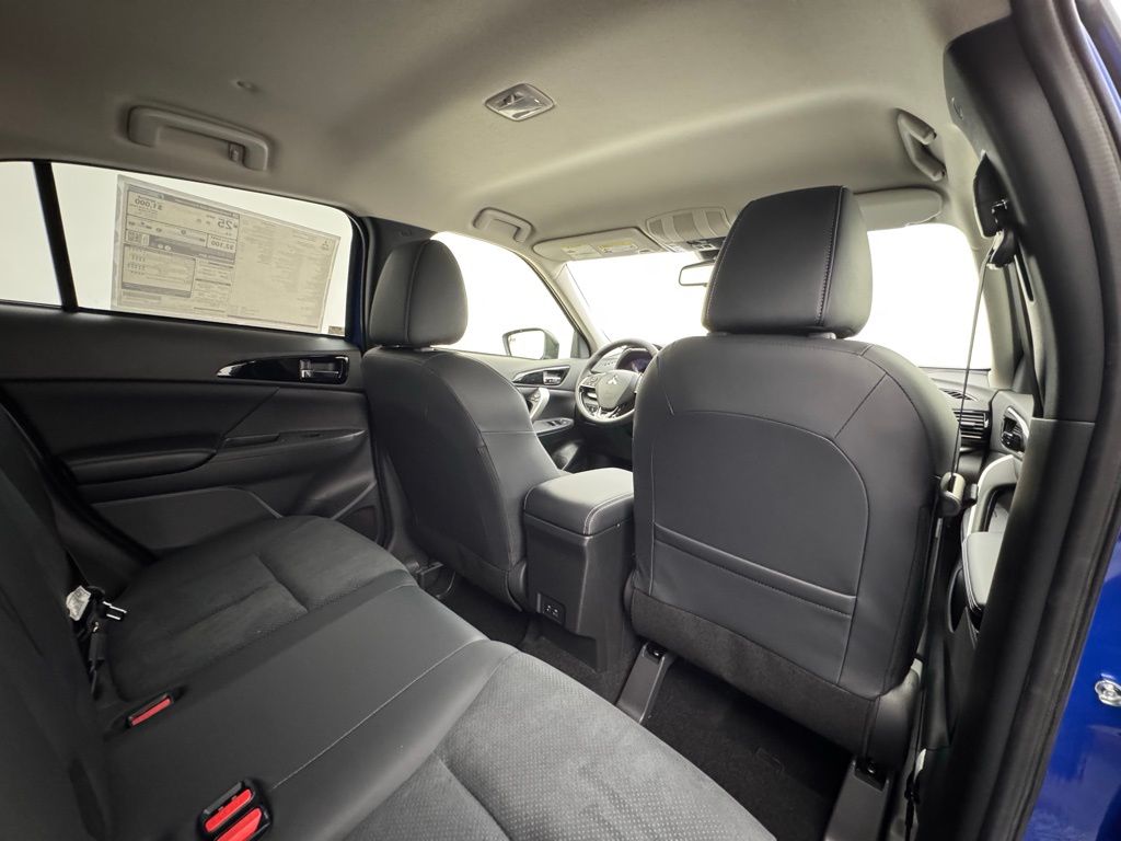 2025 Mitsubishi Eclipse Cross SE photo 37