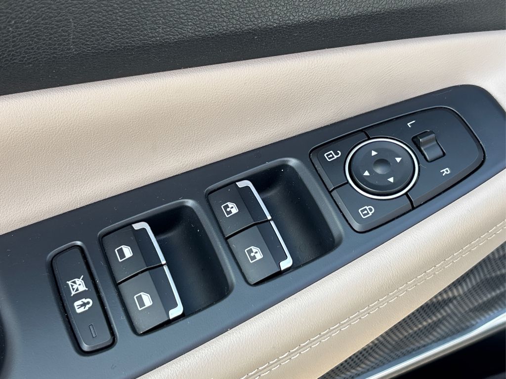 2020 Hyundai Santa Fe Limited photo 28