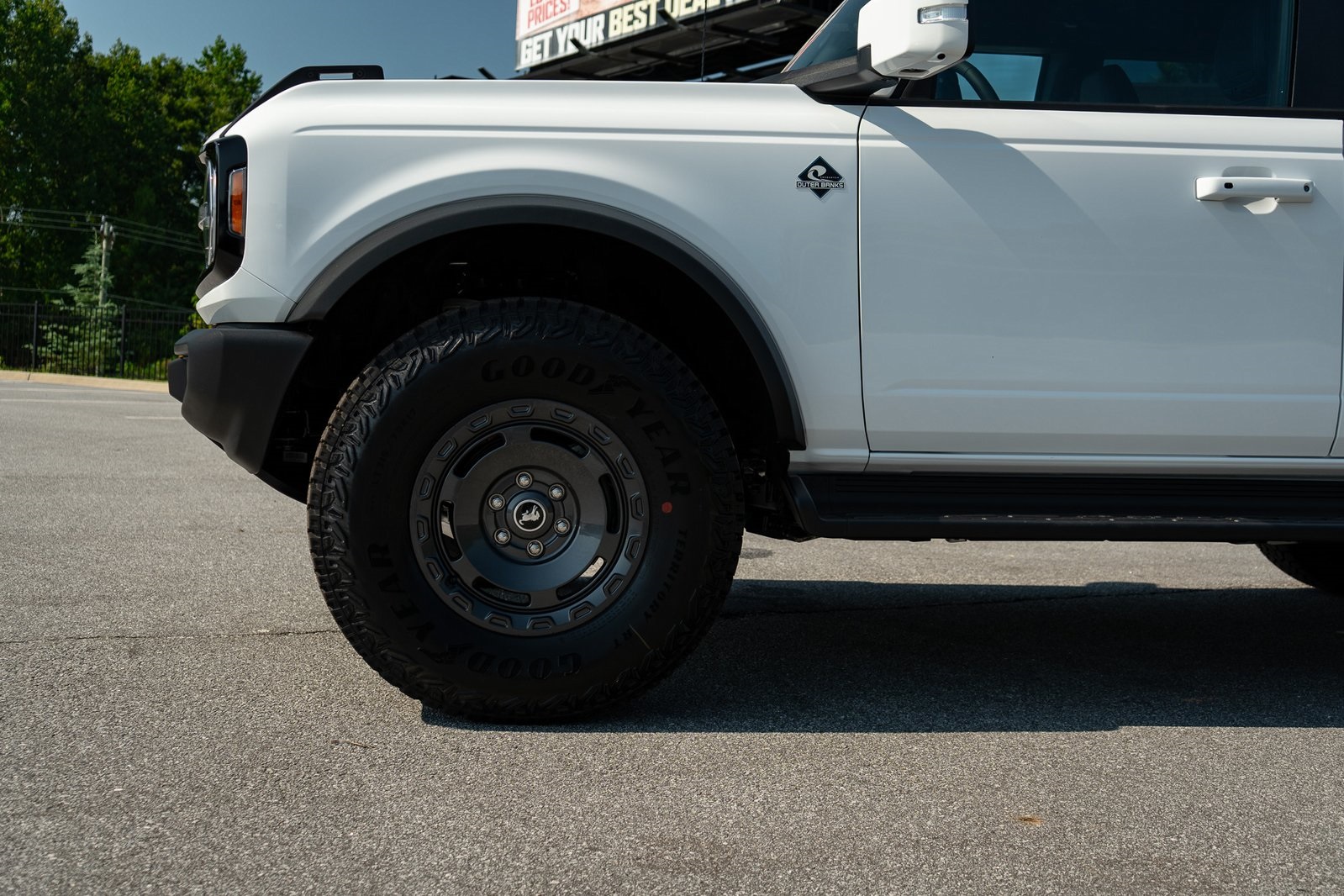 2025 Ford Bronco Outer Banks photo 4
