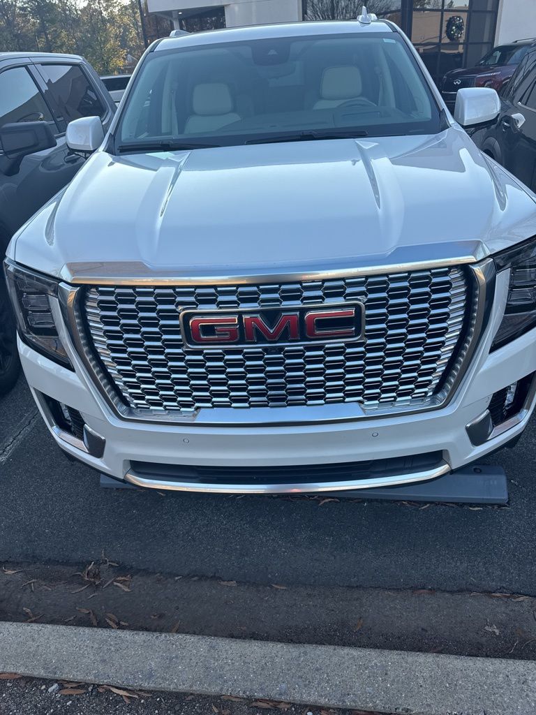 2024 GMC Yukon Denali's photo
