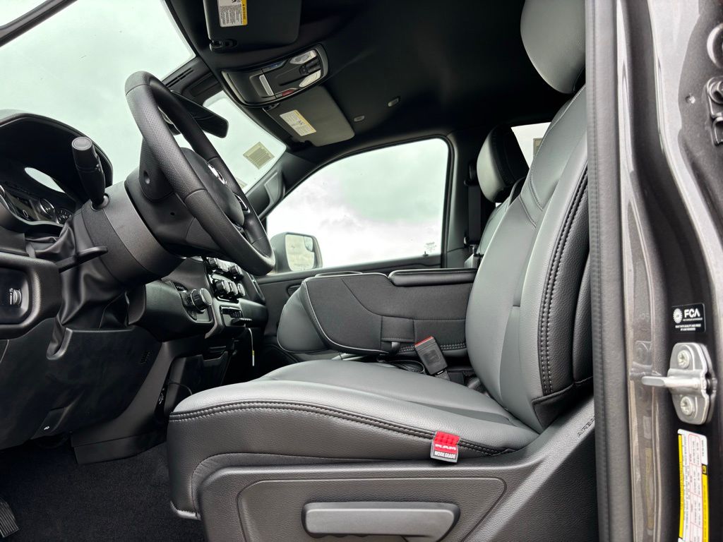 2026 Ram 1500 Tradesman photo 13