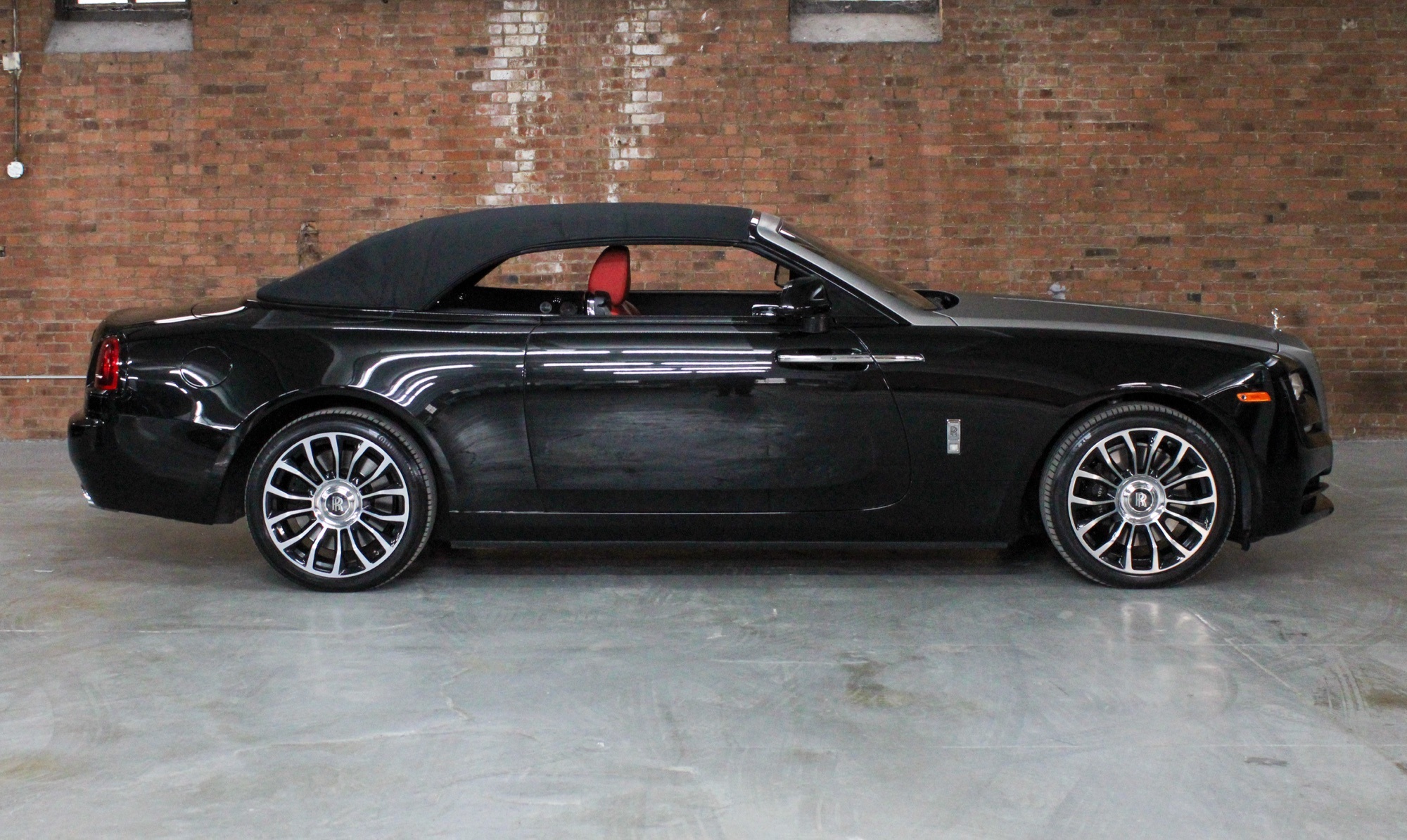 2019 Rolls Royce Dawn photo 11