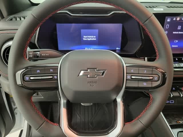 2025 Chevrolet Colorado Z71 photo 3