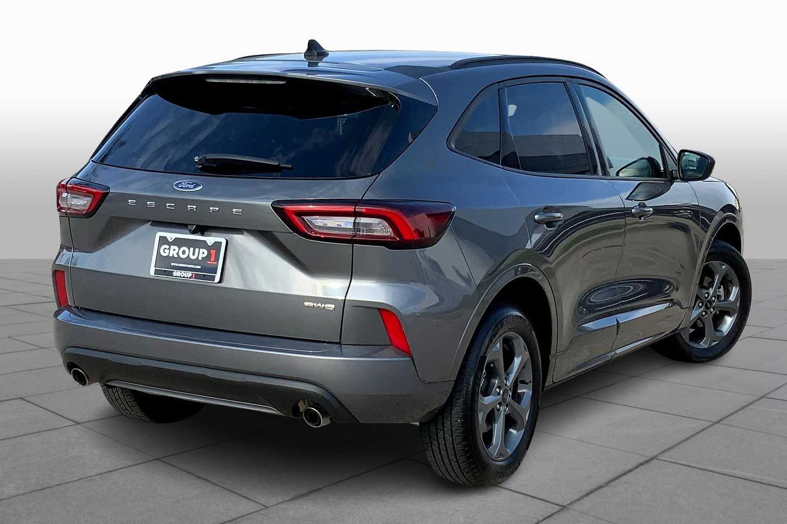 2023 Ford Escape ST-Line photo 11