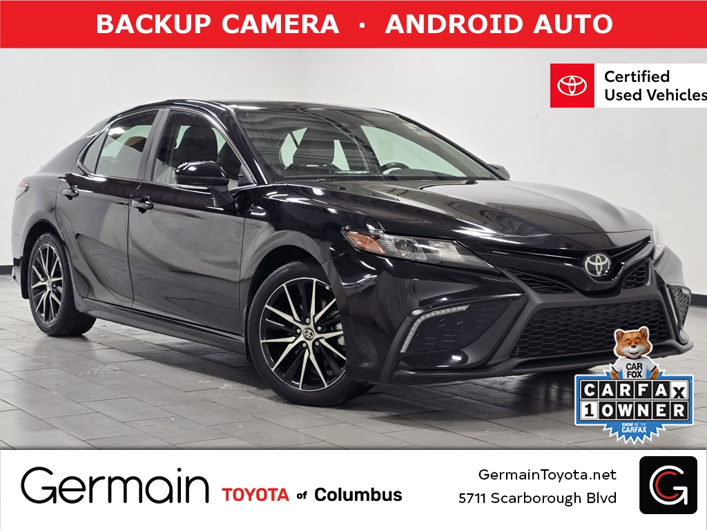 2024 Toyota Camry SE's photo