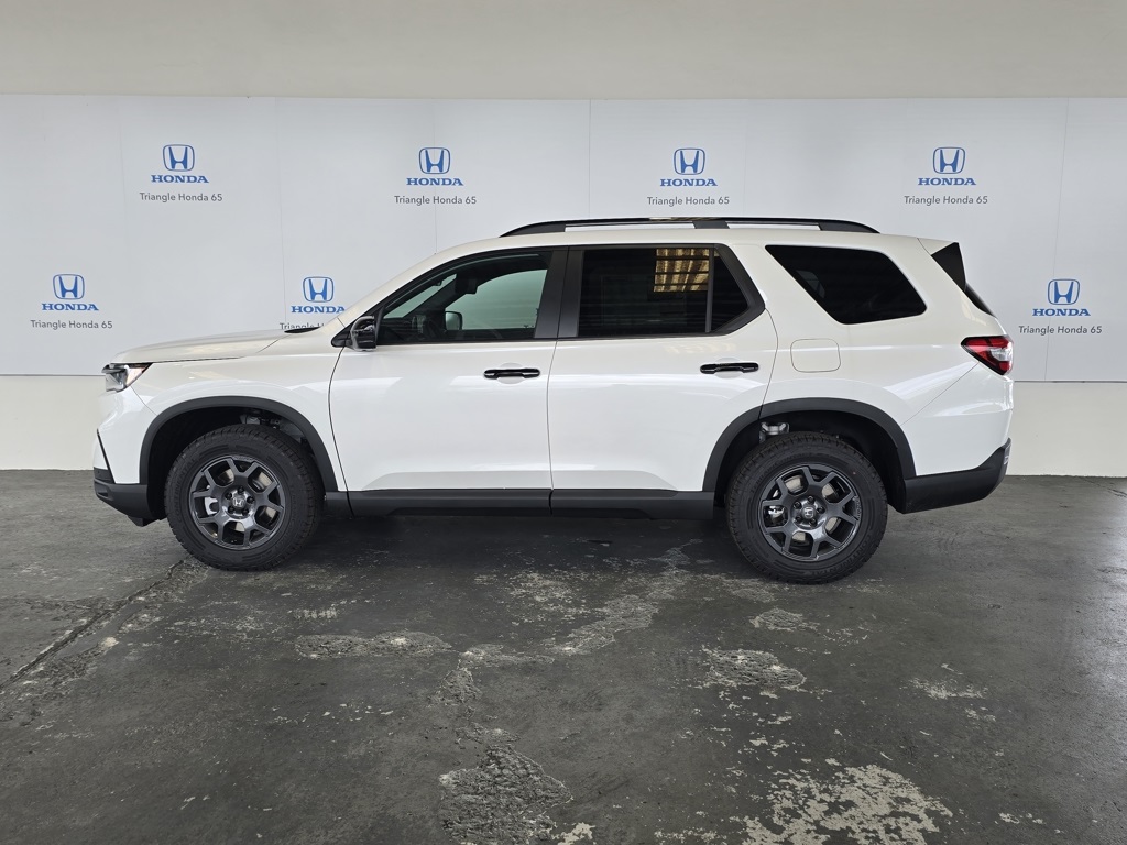 2025 Honda Pilot TrailSport photo 3