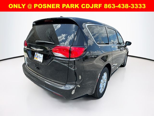 2026 Chrysler Voyager LX photo 5