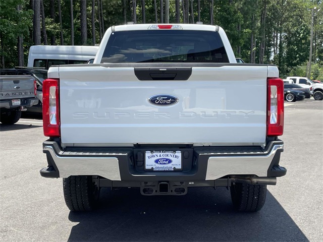 2025 Ford F-350 photo 2