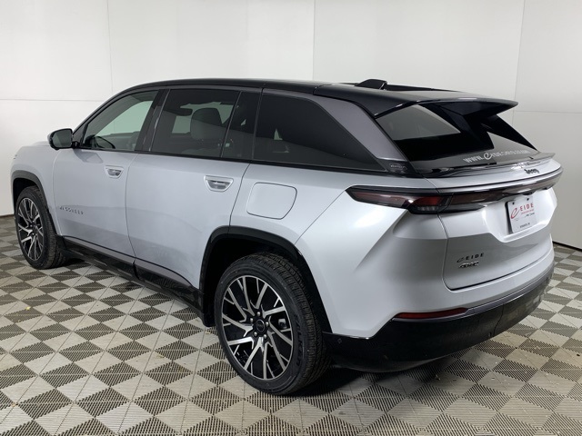 2025 Jeep Wagoneer S Limited photo 2