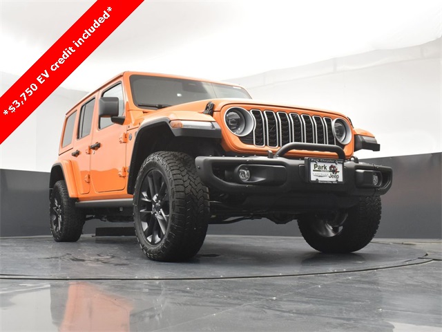 2025 Jeep Wrangler Sahara 4xe photo 16