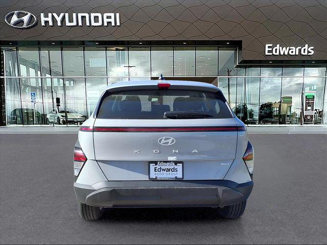 2026 Hyundai Kona SE photo 3