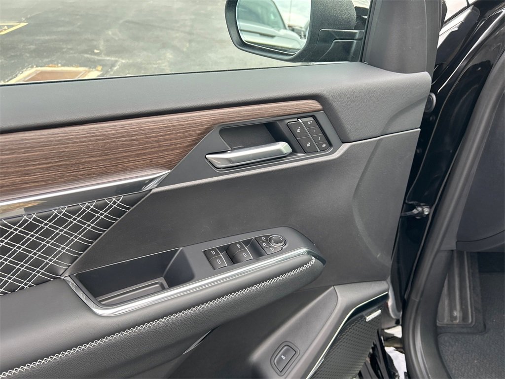 2026 GMC ACADIA - Image 13