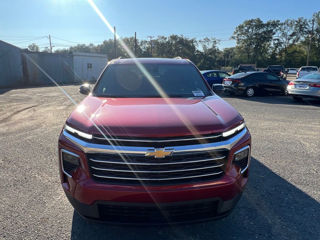 2026 Chevrolet Traverse photo 2
