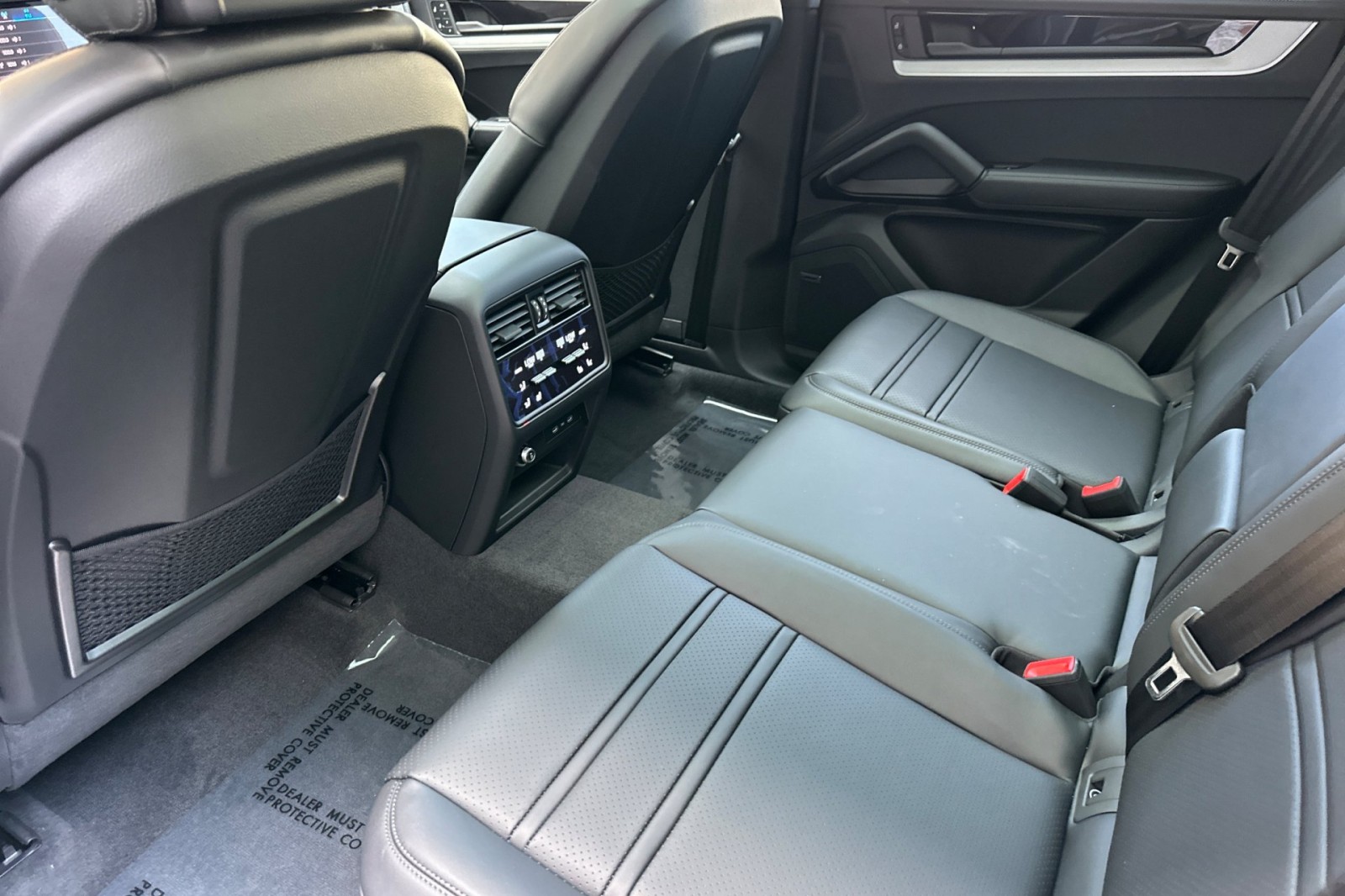 2026 Porsche Cayenne S photo 14
